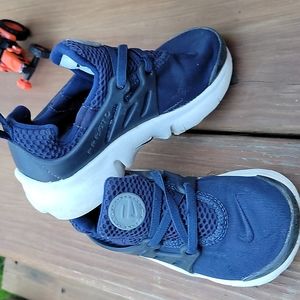 Navy and White Nike Presto Sneaker Size 9C